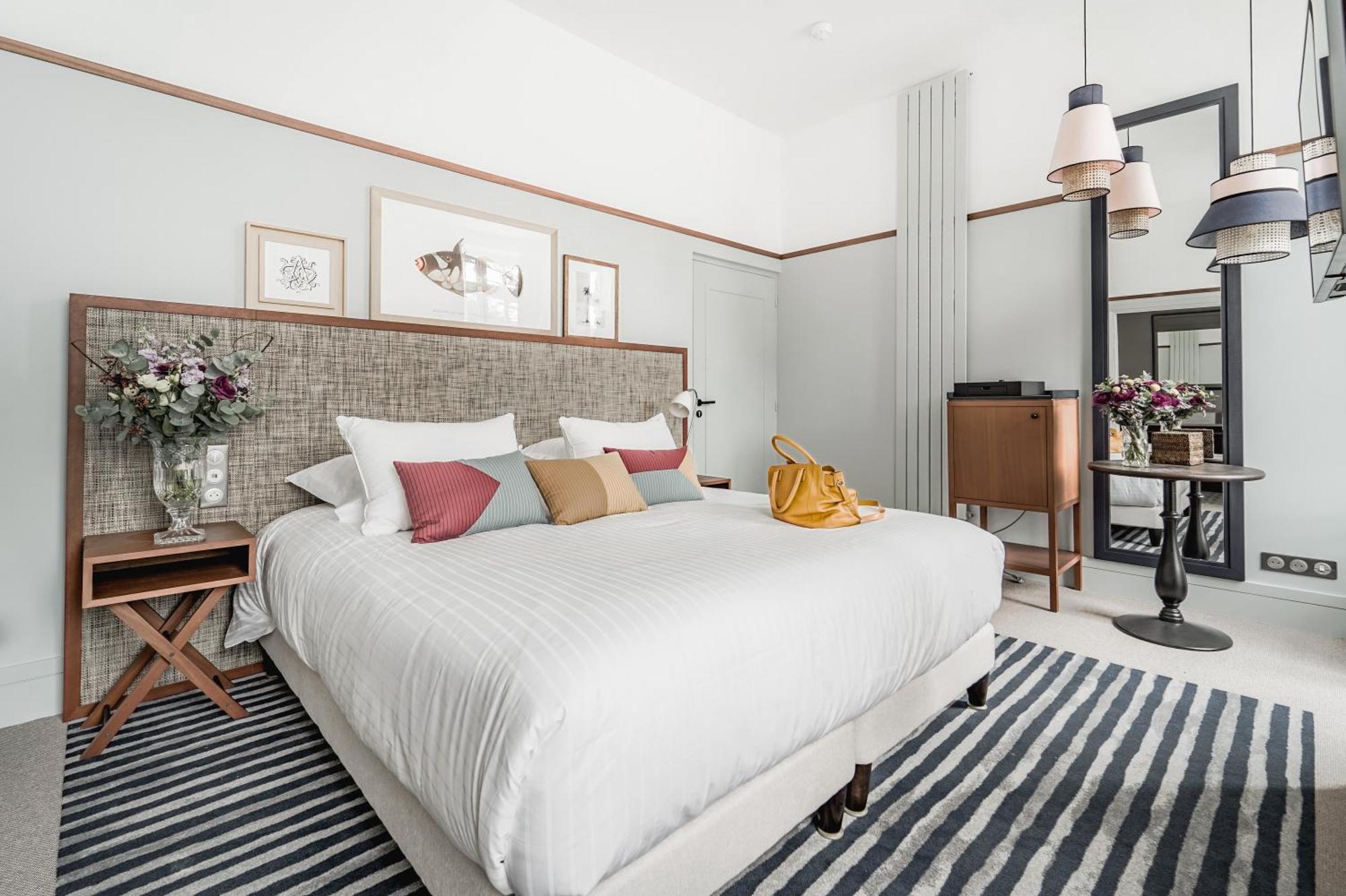 Classic Room,1690992908:JPEG